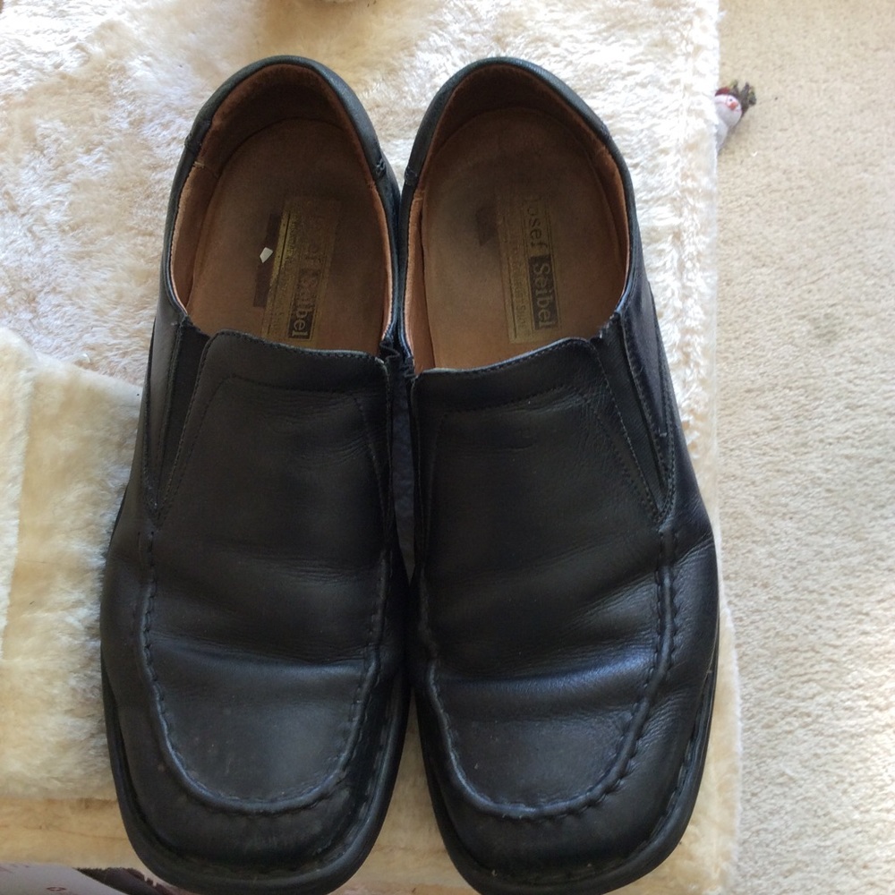 Josef Seibel size 11.5 Men’s black loafer